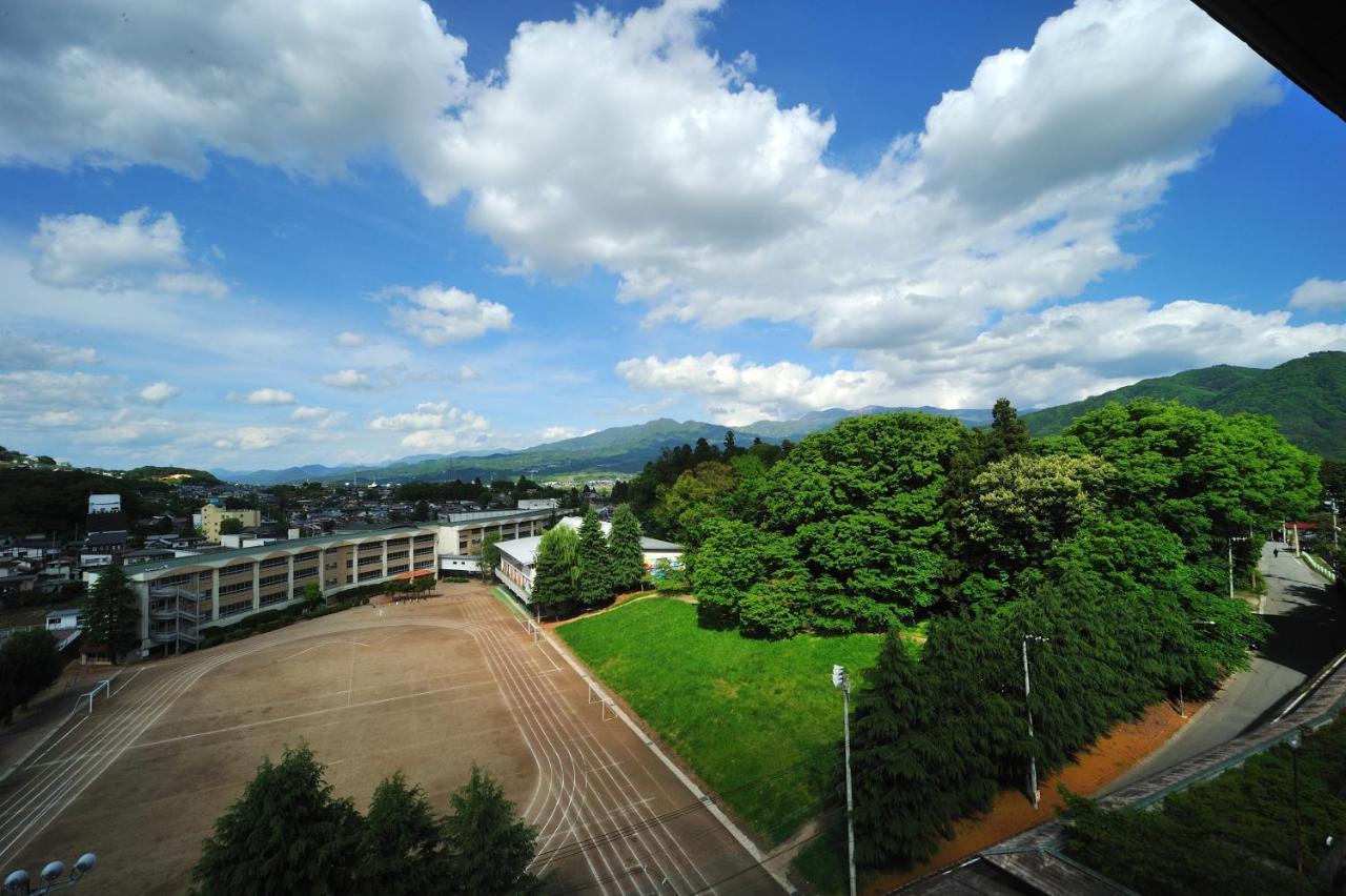 Senkeien Tsukioka Hotel Kaminoyama Exterior foto